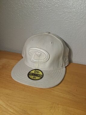New Era White Snapback Hat - Classic Team Logo